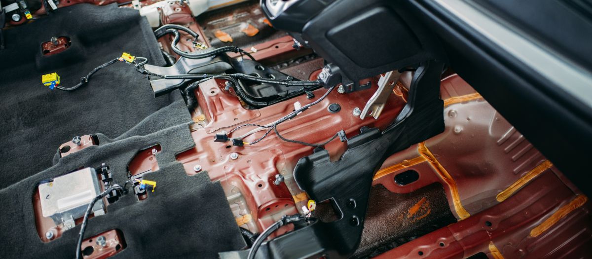 шумоизоляция днища авто