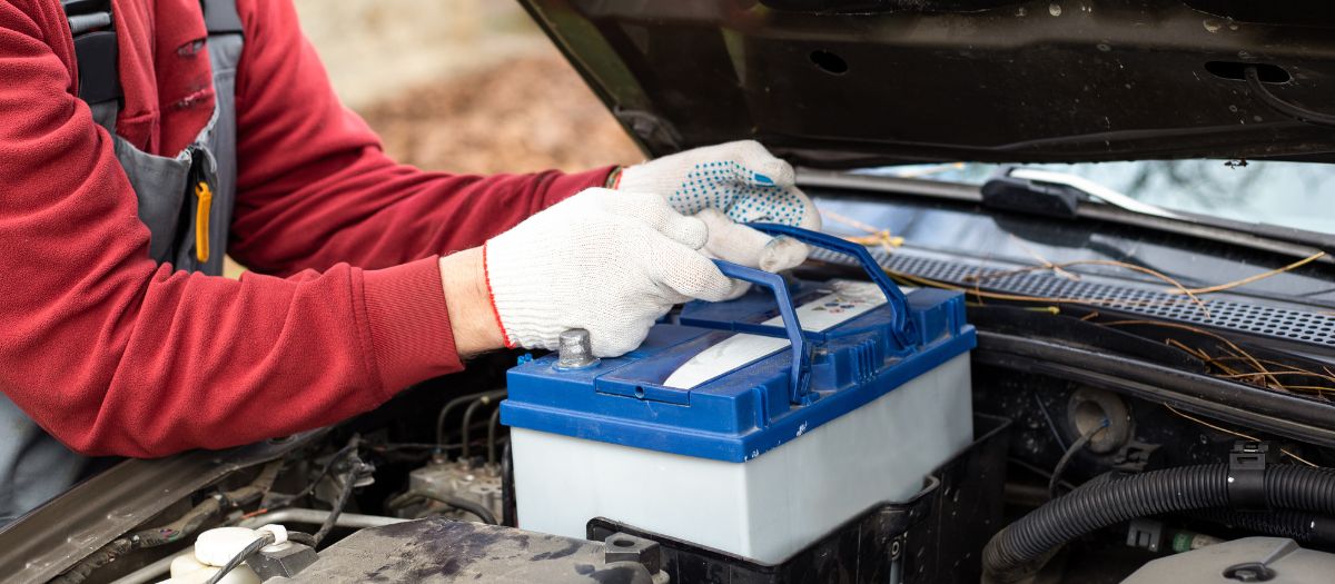 где хранить акб авто зимой